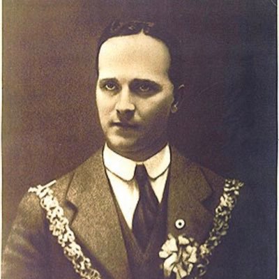 piobairi's profile picture. Tomás MacCurtáin played the bagpipes from an early age and helped establish the Cork Volunteer Pipe Band in 1914.