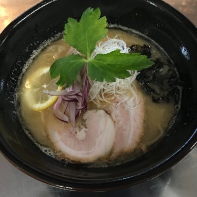 千葉県香取市のらーめん屋です。自家製麺で濃厚豚骨ラーメンと貝ダシラーメンをメインに時々限定ラーメンを提供していきたいと思いますので是非お越し下さいませ😁 定休日:火曜日 昼11：00〜14：00ラストオーダー 夜17：00〜21：30ラストオーダーです。※申し訳御座いませんがスープがなくなり次第終了します。