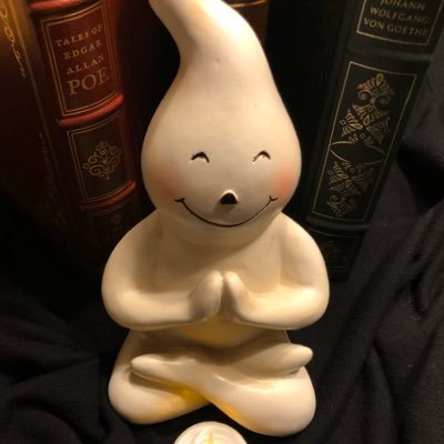 Bookworm, adjunct prof, writer, dreamer. Horror, Mystery, Supernatural. #amwriting #amteaching #GoodOmens3 Instagram: ghostbookworm (she/her/ghost)