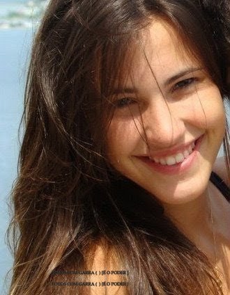 Escrevo aqui no presente para que no futuro seus olhos possam lembrar-se de mim,quando sua mente me esquecer.
