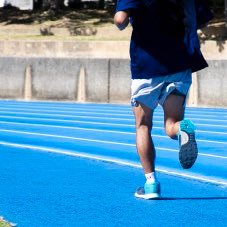 陸上800mをやっていて「2分が切れない」「スピードが出せない」「ラストスパートがかけられない」「全然記録が良くならない」などで悩んでいませんか？