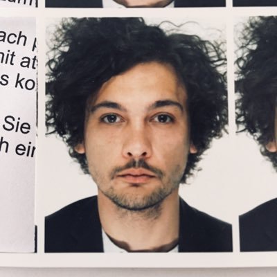 Die Lichter der Trabantenstadt drehten sich unbemerkt im Uhrzeigersinn weiter.