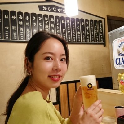 risarisa1106's profile picture. 