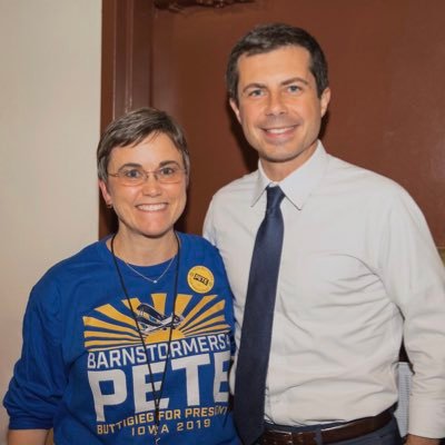 Grassroots supporter of @petebuttigieg #BarnstormersForPete #BarnstormersForAmerica #TeamPeteforJoe she/her NY-13 Co-Lead PFA 🐝#BlackLivesMatter