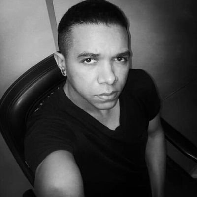 Pra mim não tem tempo ruim. rs Curtir e viver a vida faz tudo valer a pena. ✌