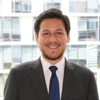 Abogado e hincha de la Universidad de Chile. CoFundador @kenoscafe ☕️🌱 Tenis, futbol, política y café.