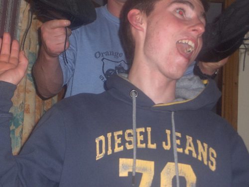 Wel,wats da story......said id join dis ta c wat da buzz was all about......up in collage doin carpentry in galway.....mad spot...dat is dat....boooooooo yaaaaa