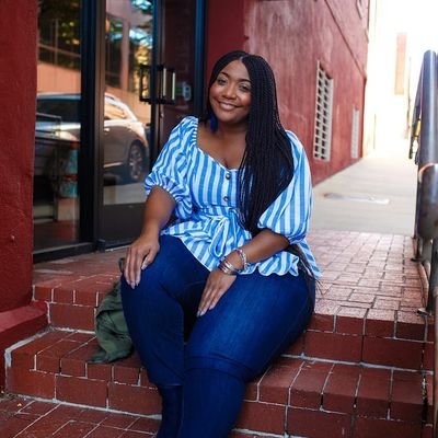 Plus Size Style Blogger |https://t.co/VkUru7WN07 
New Mommy | WLS | Event Host