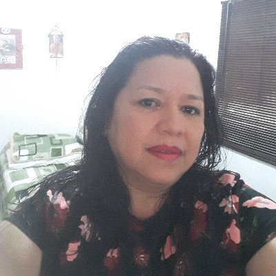 Soy una dama feliz extrovertida madre de dos maravillosos hijos hincha del Deportivo Cali enamorada y mi pasión es escuchar la música de Marco Antonio Solís