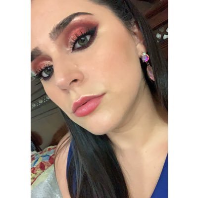 Makeup Artist | Instagram: pau_lom13 / paulinavl.makeupartist