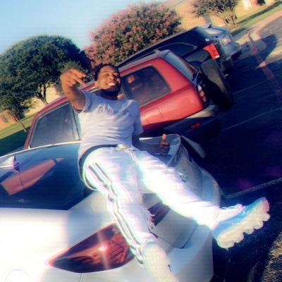 19 
Living life🏚️♿
✨LongLive carmello✨