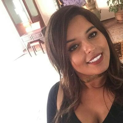 لا تحب الشخص لجماله، ولكن حِب الشخص الذي يجعل حياتك بـأكملها جميـلة!