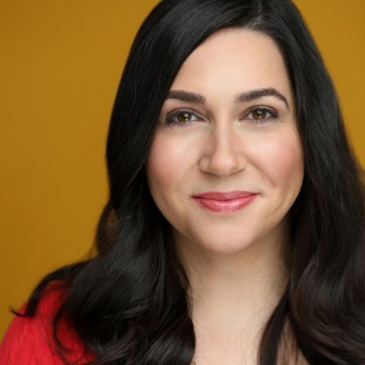 itsjennylbrown's profile picture. Writer. Actor. #PitchWars MG mentor '18, '19, '20, ‘21. #TeamKrakenBee #Pitchwars mentee '17. she/her Rep'd by @AlyssaJennette