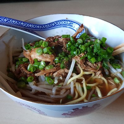 meestamoodle's profile picture. ..