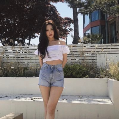 JOYITACFF's profile picture. 왜 예쁜 날 두고 가시나