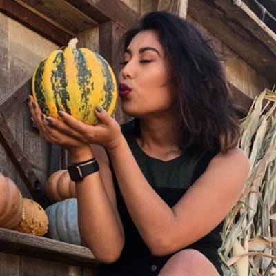 ChaChurro's profile picture. Surviving & Thriving🧠🌻