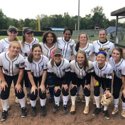 white lightning 02 is a Fastpitch travel softball team based in Hoover, Al.