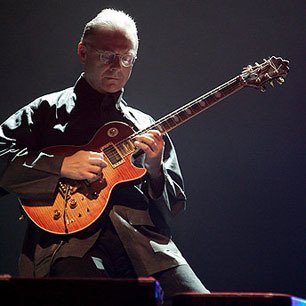 Robert Fripp is a guitarist for the progressive rock band King Crimson, composer and record producer. Master of Soundscapes featuring Frippertronics.