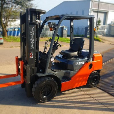 Whether you’re looking to maintain or refurbish your existing fleet, or upgrade to the latest models on the market, First Forklifts will cater for your needs.