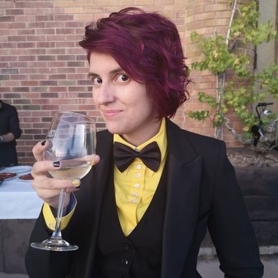 LidiaEspumadera's profile picture. Literatura, cine, música, chocolate, basket.