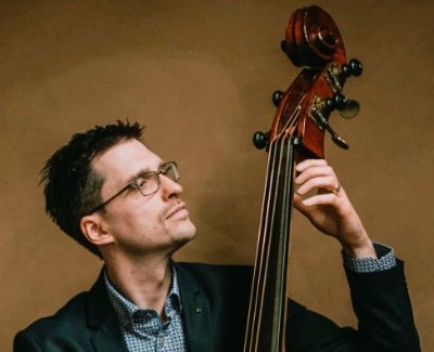 Researcher-lecturer @ LUCA & Koninklijk Conservatorium Brussel, professor @ VUB, double bassist. Into musical B's: bass, Blanton (Jimmie), Belgian jazz, Beatles