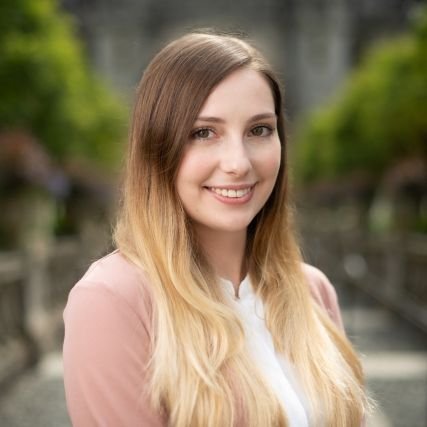 Canadian girl 🇨🇦 カナダ人•
I love to teach! Feel free to ask me anything about language or culture differences!
教える事が好きですー
英語や文化の違いついて質問があれば、何でも聞いてくださいね!😊