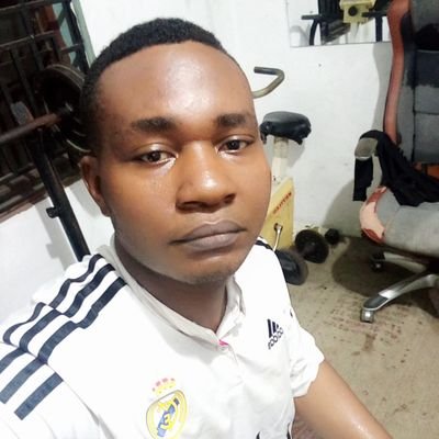 Tailor with class; English shirts maker; I believe in revolution and change!
