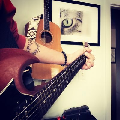 AWEtweeta's profile picture. Authoring and Music-ing a way to say hi.