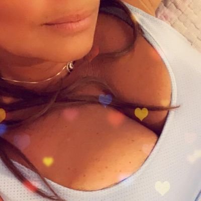 Hotwife ardiente y juguetona, me encanta mostrar y calentar. buscamos amistad con parejas, chicos y chicas solas. A mi esposo le gusta que me vean .
😘❤