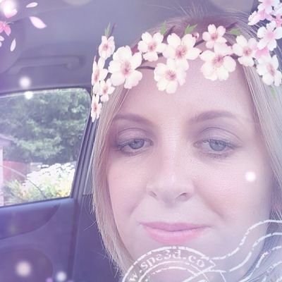 HumphreyLaura's profile picture. I am a  carer, mum of 3 and Avon representative and sales leader