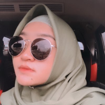 Seorang guru yang periang dan baik hati serta rajin menabung :)