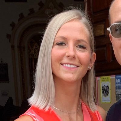 IB Teacher & Identity Language Coordinator @FIS_school 🇩🇪🇨🇿🇮🇹 “If you can be anything, be kind”#allteachersarelanguageteachers