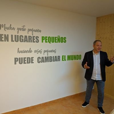 Trabajador  Social Coordinador en Fesormancha. Muy amigo del Payaso de Hospital Colorín. Cofund. de Más que una Ilusión. De Almansa, la ciudad más acogedora.