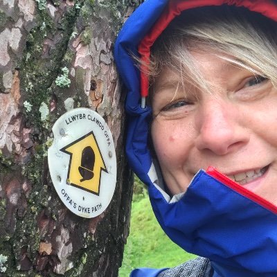 SarahThomas56's profile picture. Comfortable in the country - writing, walking the dogs and watching the hurly-burly from a distance