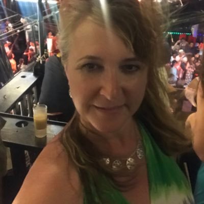 Real Estate Broker WA & CA. Associate - Isagenix. Love my kids, traveling, skydiving and simply loving life!! https://t.co/m02DVGlRme