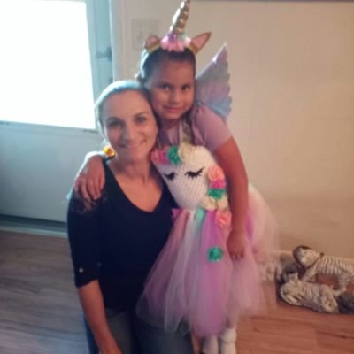 Entrepreneur and staying home with my family!#💜😘 I just want to enjoy every moment of life. I am new at being an entrepernuer but always learning more.👍😀