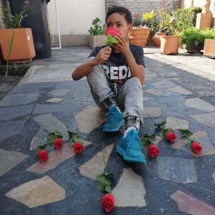 ZacharyDeHahn1's profile picture. I love the bella twins, labrant fam, artem, the man Becky lunch, Brent river, lexi river, Charli damilio