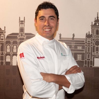 Cortador profesional de jamón , formador y ponente. Record Guinness, Campeón Gourmet 2008, cortador del 1er jamón en EEUU y CANADÁ. Cortador internacional.