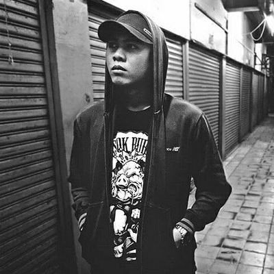 Cannabeer | Grungy Junkie | Rechter | Sociality | @PTKGrungy | 4 String » @BotolPecahMusic | Instagram: evans_id