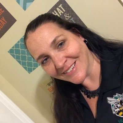 artwithmssmith's profile picture. 