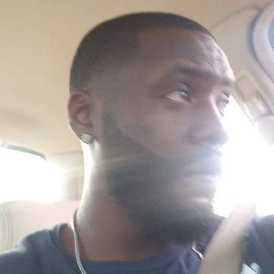 Diligent_D_CHI's profile picture. Ask me what I think of your page, and I'll give you an honest answer.