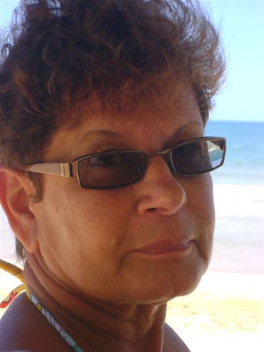 Sou uma pessoa apaixonada pelas minhas plantinhas e tirar muitos retratos para registrar os melhores momentos da minha vida!!!