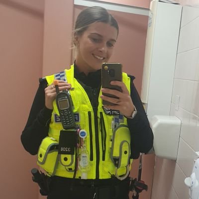 Hi I’m Jade, Constable 3208 @dorsetspecials for @dorsetpolice |Dial 101 non emergency|Dial 999 emergency | not monitored 24/7 https://t.co/U45RudKFHm #team999