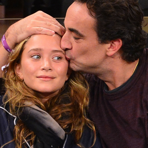 DearScumbag's profile picture. participation is mandatory