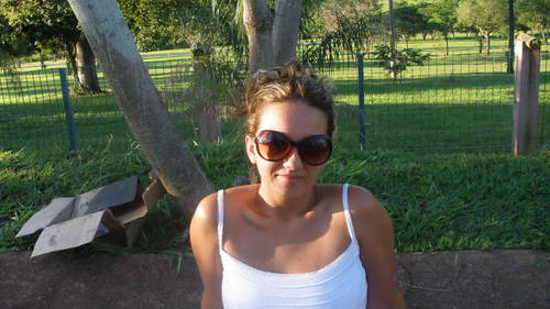 Filha única de Alice e Valter. Generosa, determinada, questionadora. Gestora de Empresas. Mãe da Nina e da Ju. Não estou pronta, sou um protótipo em evolução.