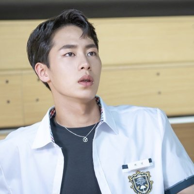 Kdrama blog. 
Follow Minihanok for K-drama reviews, news and much more!

#kdrama #bts #chicagotypewriter #alchemyofsouls #yumiscells