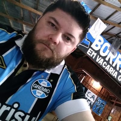 Eu, deixo minha vida de lado só pra te ver,
Desde que nasci sou tricolor!🇪🇪