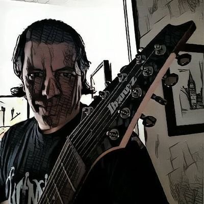 Amante de la música, la literatura, el cine y las artes en general. Autor. Economista. 9 String Berserker.