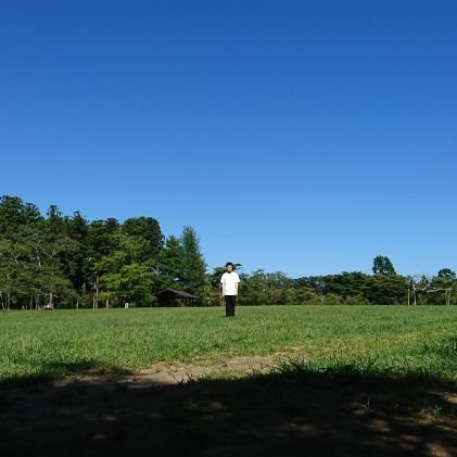 本はたっぷり、その他は少なく。ゆるく生きる。
ヴィパッサナー瞑想したり、苔と亀🐢を撮る人。
ゆる～くミニマリズムとか、仏教とか、生活のことをかいてるよ。