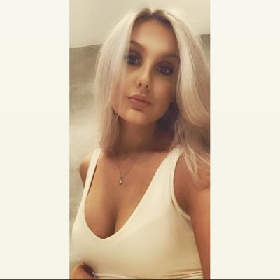 aimeeerobinson's profile picture. 